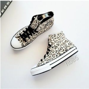 BRAND NEW Converse Black White Leopard Youth 5.5 fits like a women’s 7.5!